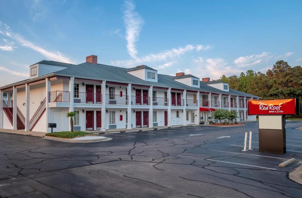 Red Roof Inn & Suites Wilson Exterior photo